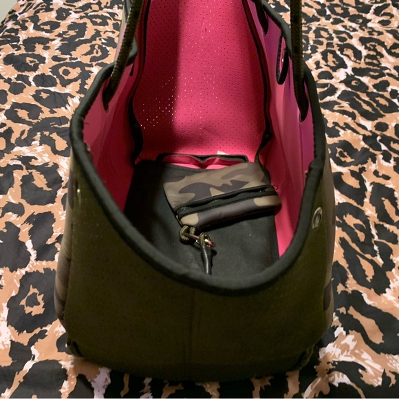 Neoprene fashionable tote bag - Picture 4 of 6